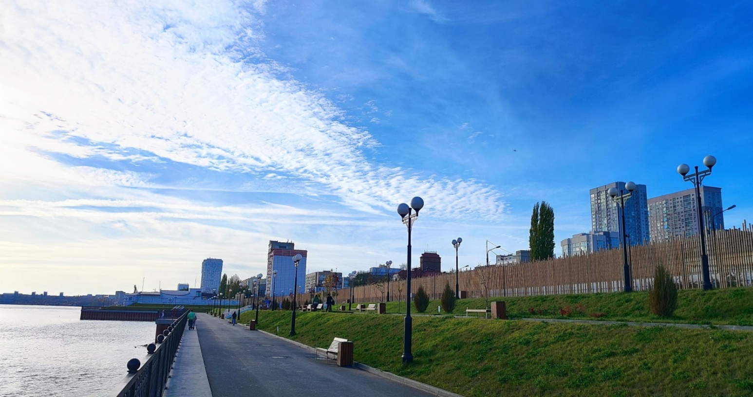 На саратовской набережной появится световая инсталляция «Издалека долго течет река Волга»